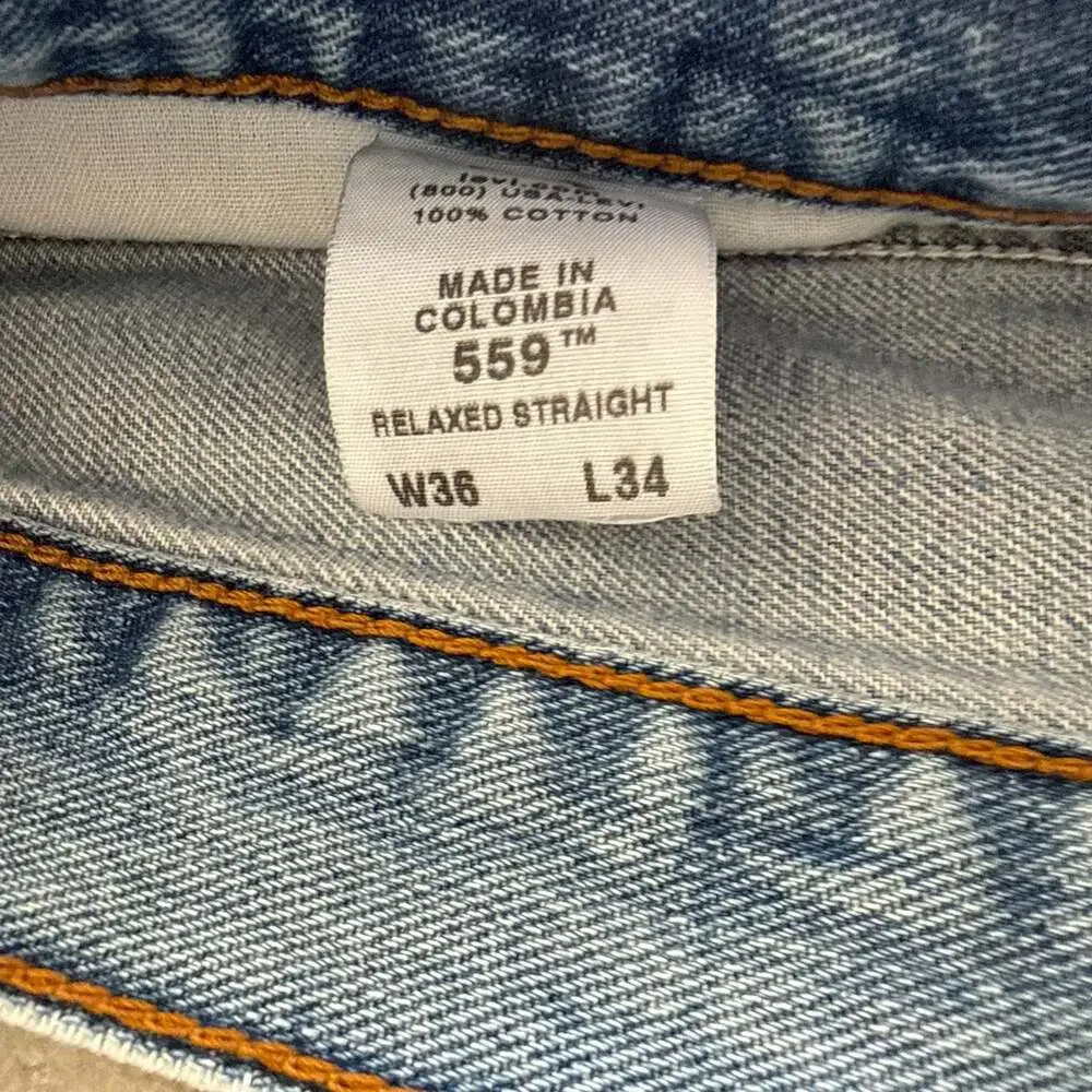Vintage Y2K Skater Grunge Levi's 559 Relaxed Straight Leg Jeans Medium Wash Blue